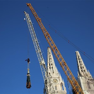 Uspješno uklonjen vrh sjevernog zvonika Katedrale